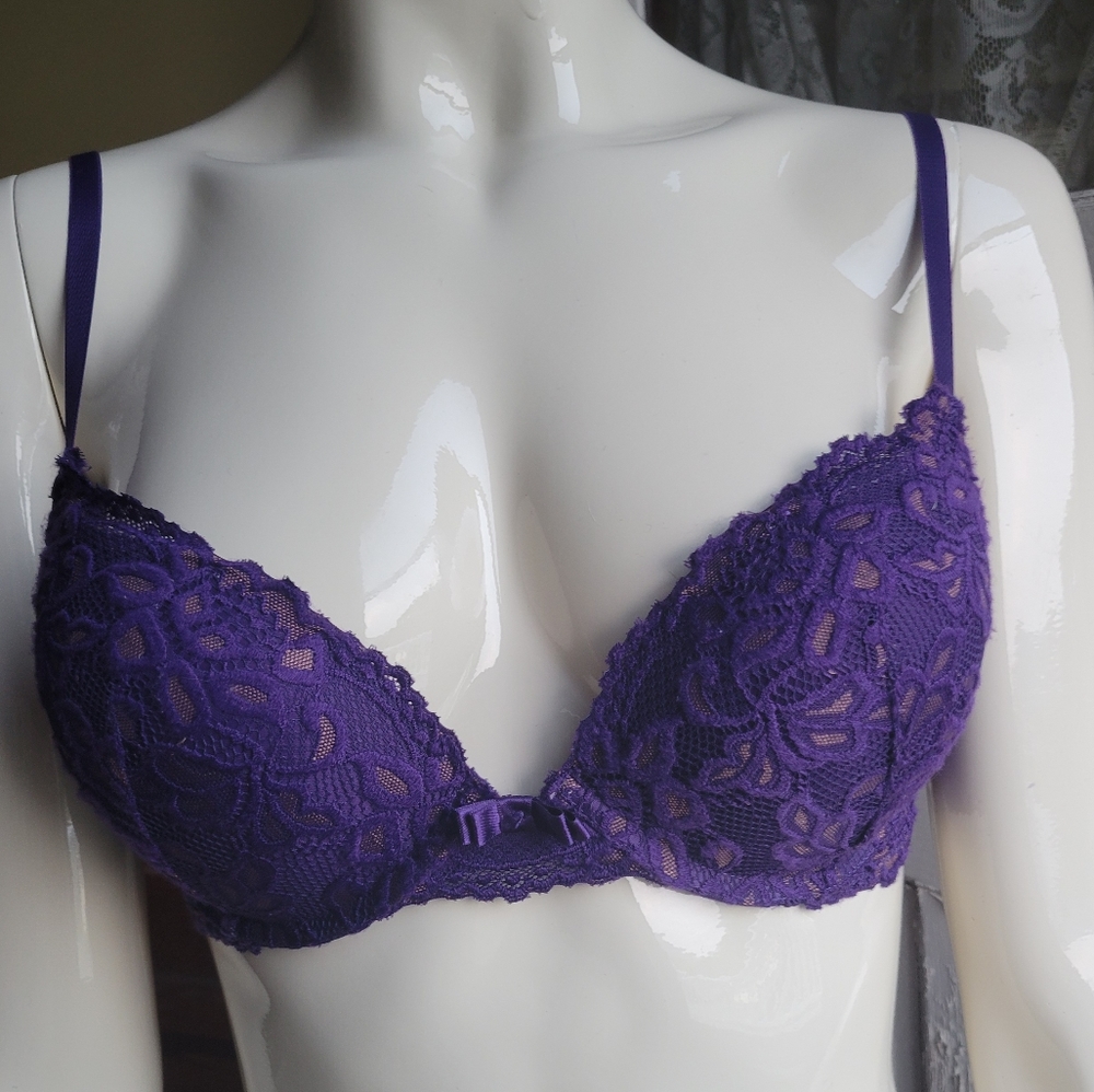 34B Frederick's of Hollywood purple lace bra
